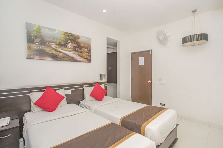 Room 12 of 20