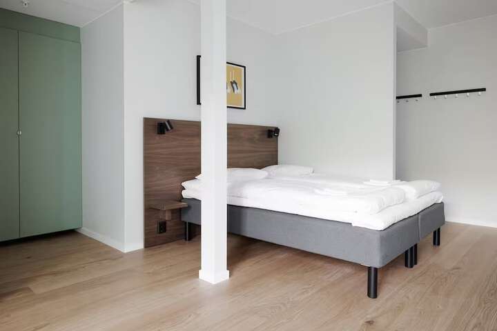Room 74 of 162