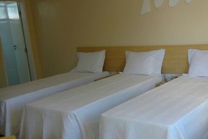Room 4 of 37