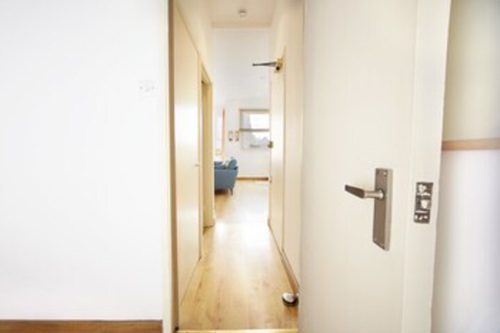 Room 8 of 11