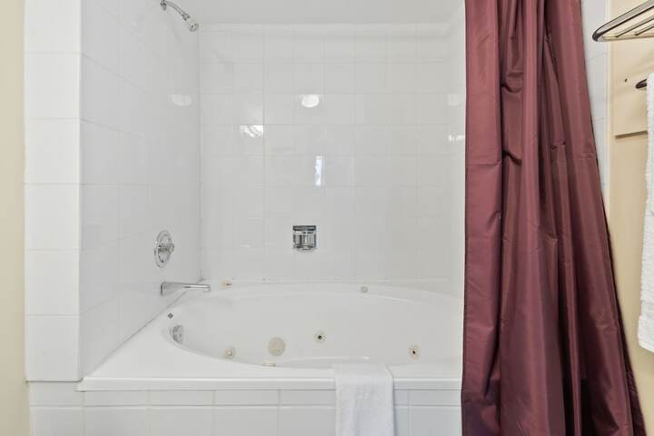 Room 155 of 402