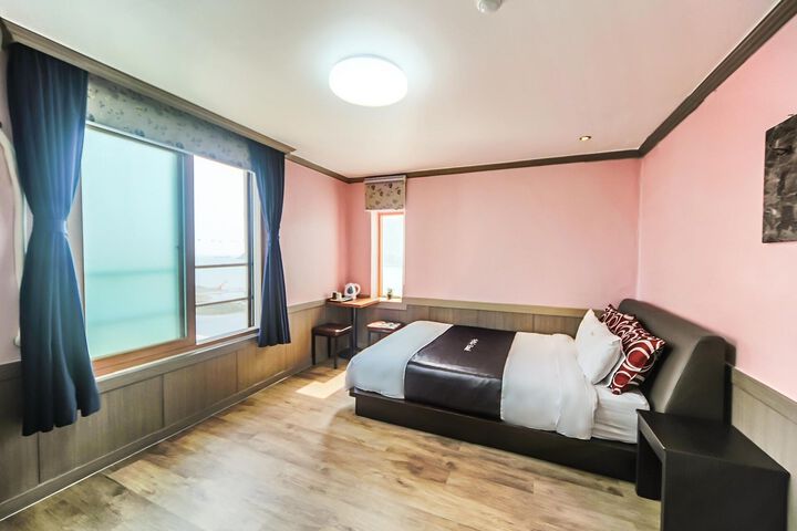 Room 20 of 33