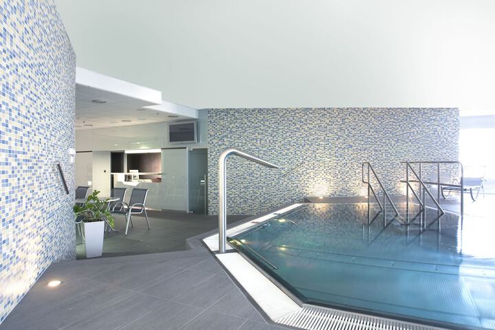 Pool 40 of 65