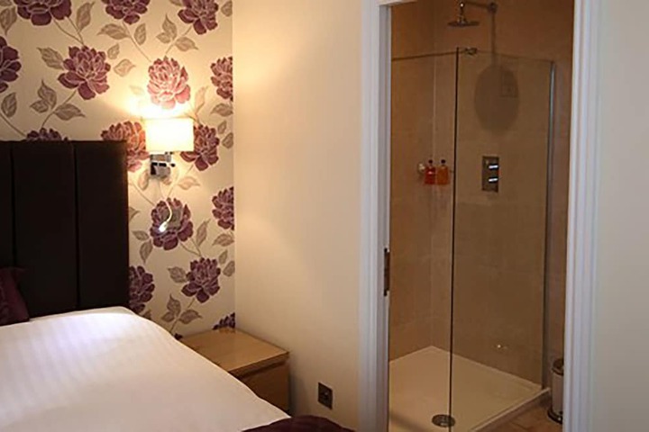 Room 16 of 35