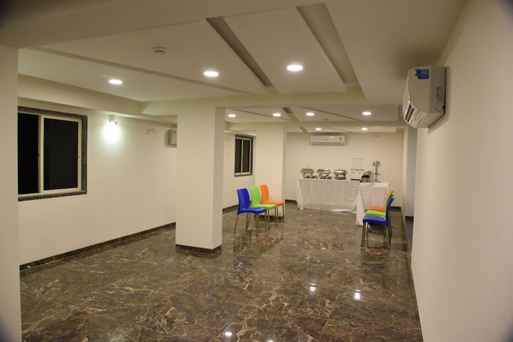 Ballroom/Hall 43 of 54
