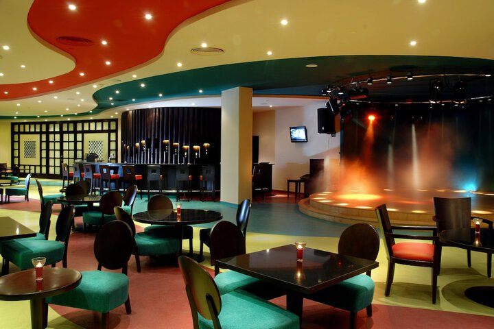 Lounge 170 of 199