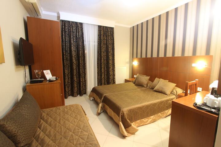 Room 28 of 85