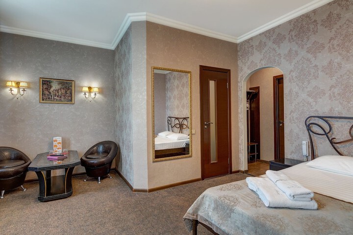 Room 14 of 36