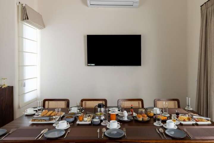 Dining 75 of 110