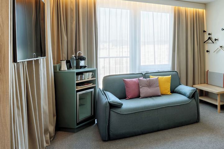 Room 20 of 106