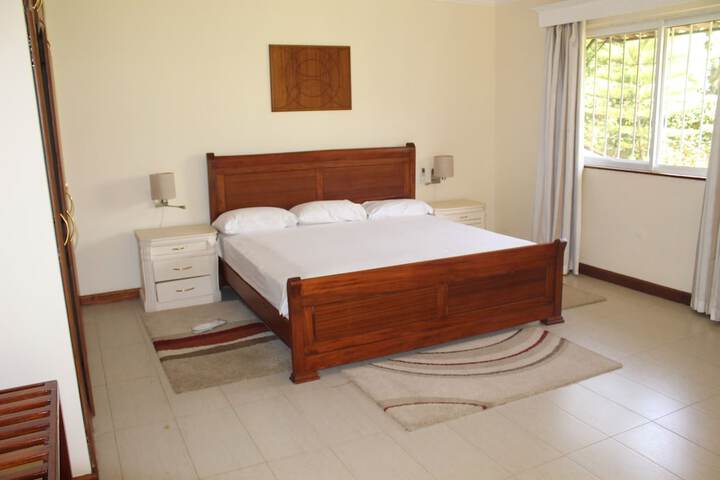 Room 5 of 68