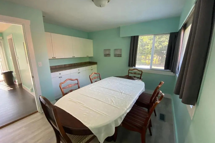 Room 3 of 12