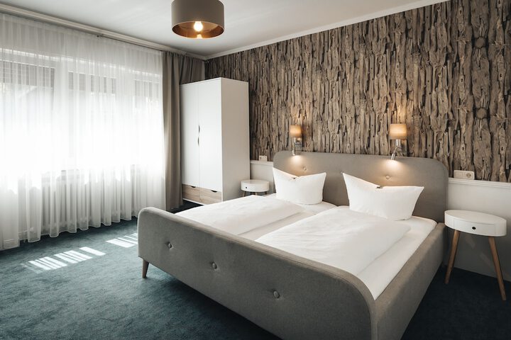 Room 10 of 31