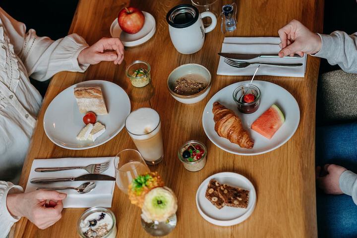 Breakfast/Coffee Service 80 of 103