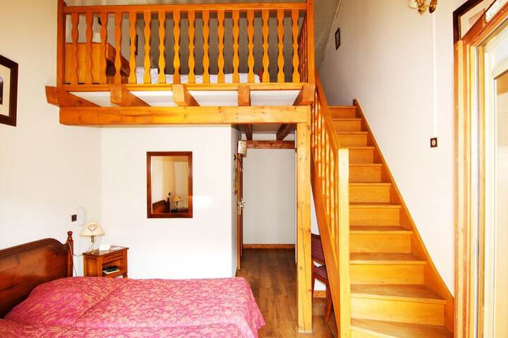 Room 4 of 13