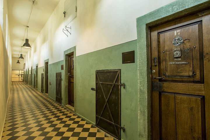 Ballroom/Hall 29 of 36