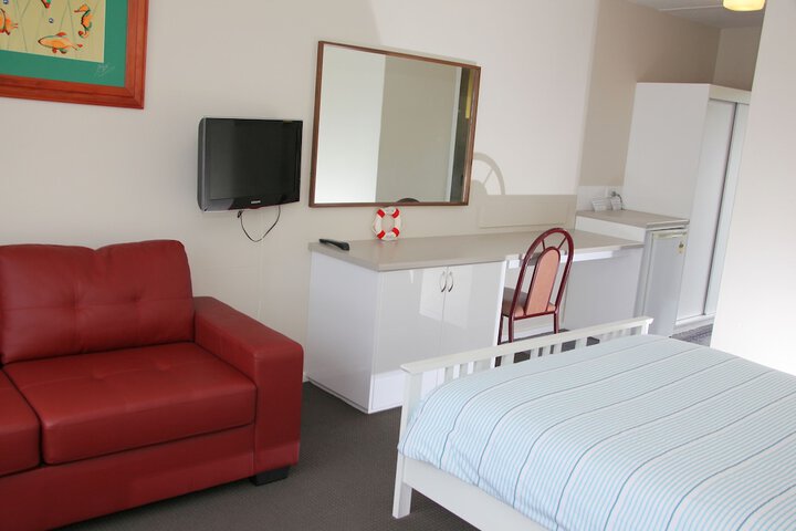 Room 9 of 24