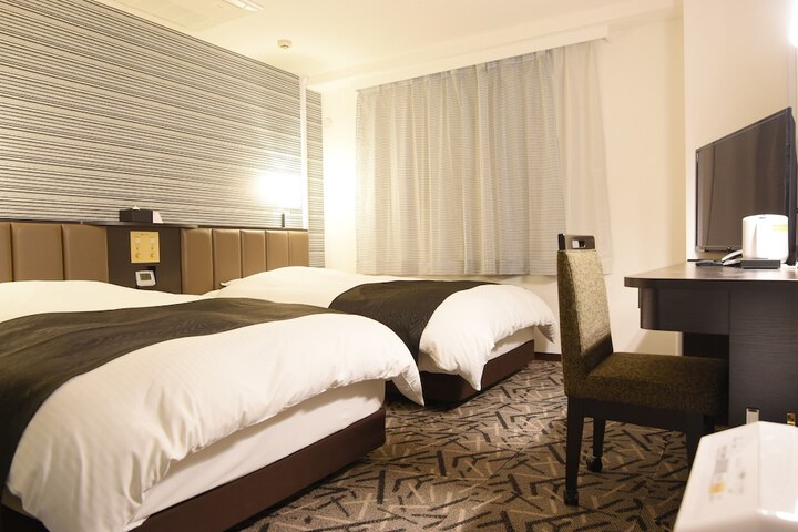 Room 9 of 36