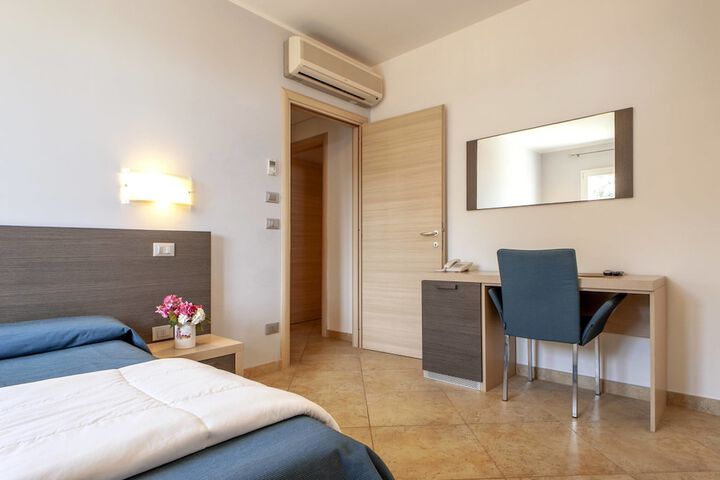 Room 7 of 29