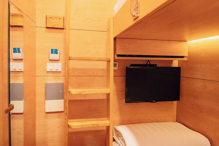 Room 19 of 28