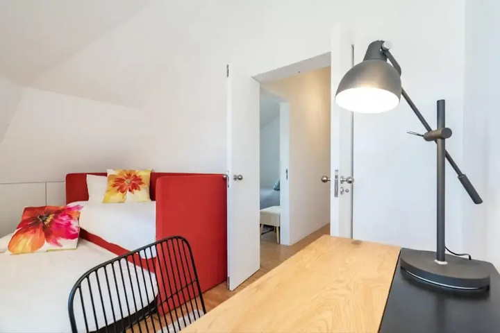 Room 5 of 14