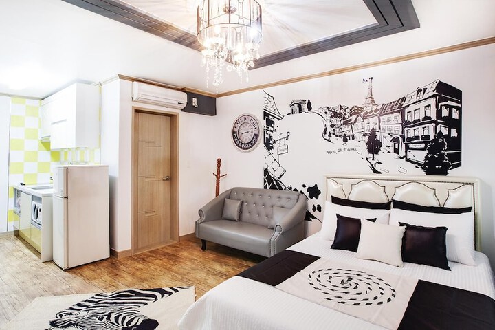 Room 18 of 34
