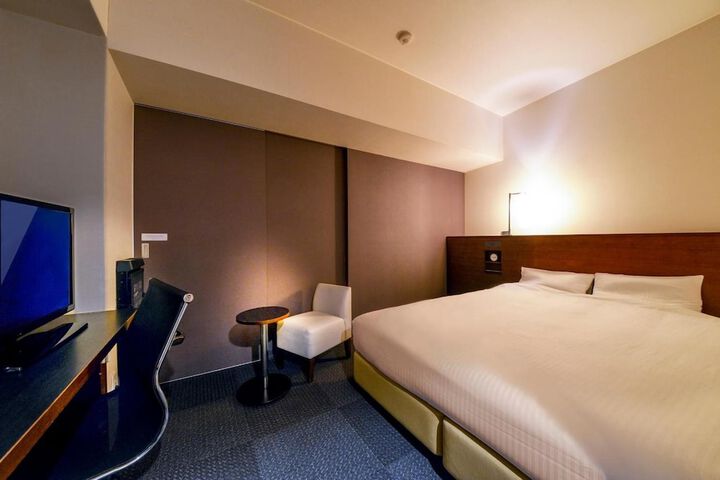 Room 14 of 36