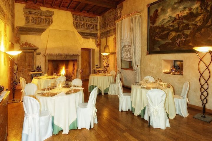 Ballroom/Hall 36 of 53