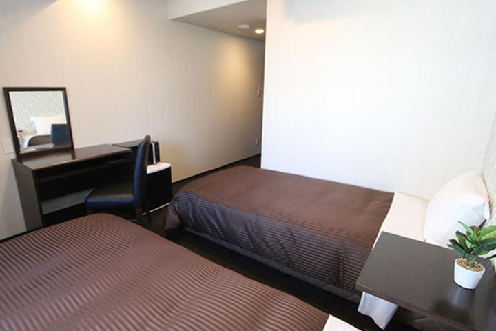 Room 10 of 21