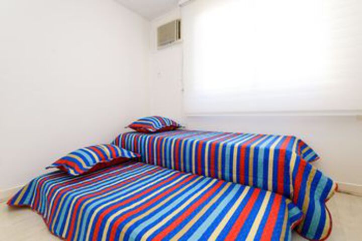 Room 12 of 36