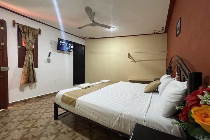 Room 18 of 28
