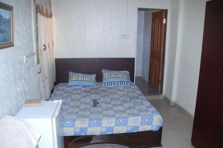 Room 5 of 14