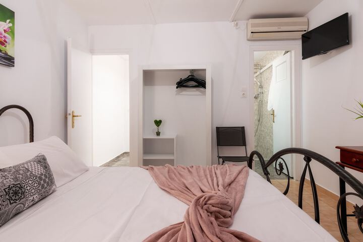 Room 3 of 29