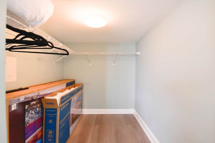 Room 40 of 177