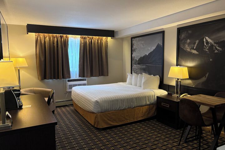 Room 17 of 37
