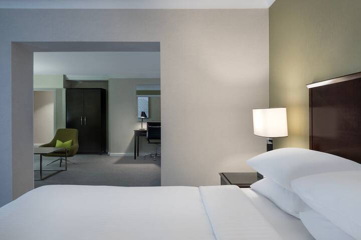 Room 4 of 71