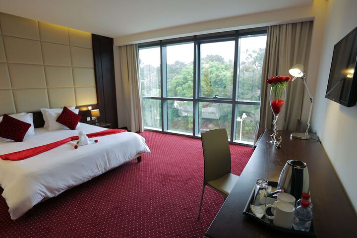 Room 12 of 52