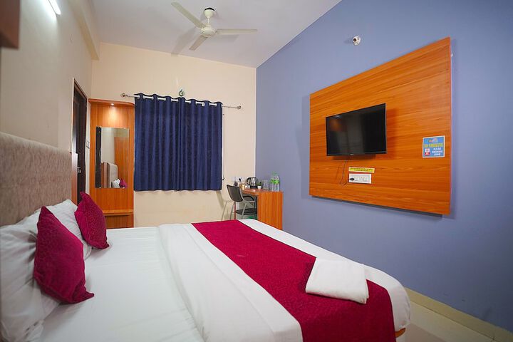 Room 7 of 18