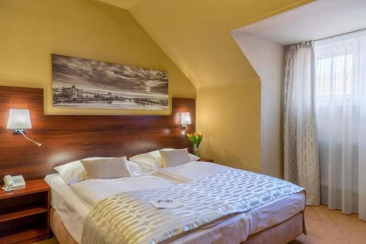 Room 28 of 70