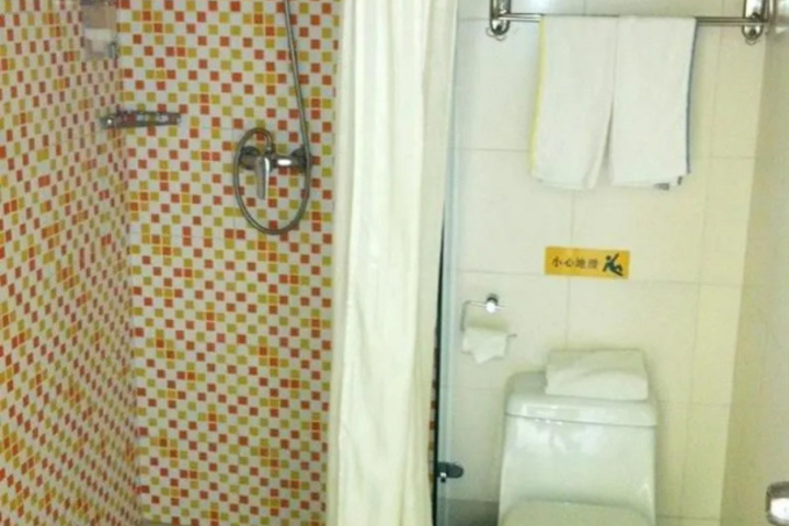 Room 7 of 11