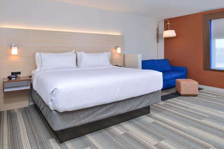 Standard | King Bed (8 of 11)