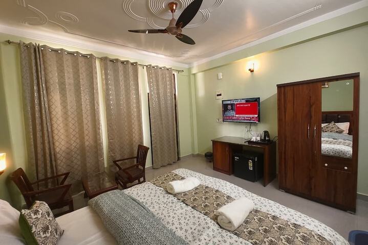 Room 22 of 38
