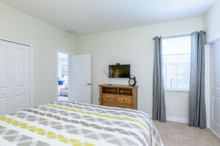 Room 330 of 687