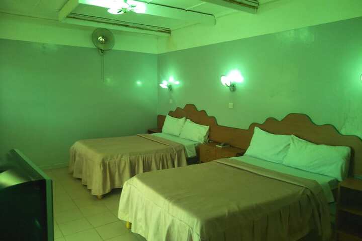 Room 12 of 34