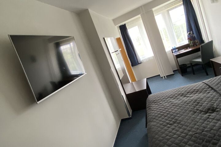 Room 28 of 60