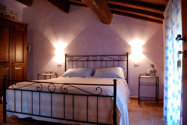 Room 4 of 73