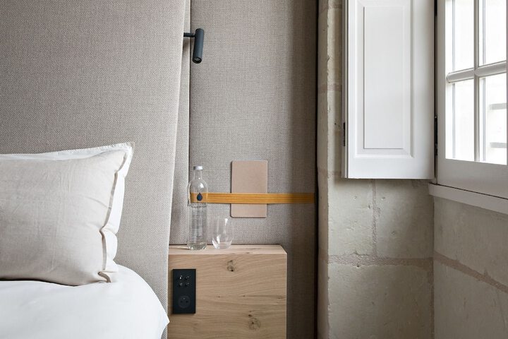 Room 18 of 49