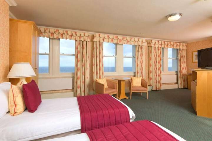 Room 21 of 110