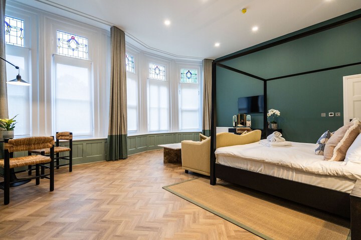 Room 124 of 190
