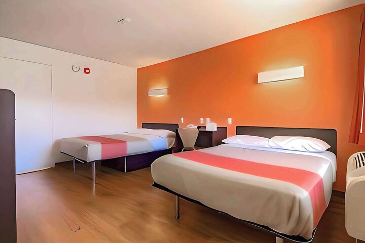 2 Queen Beds (2 of 7)